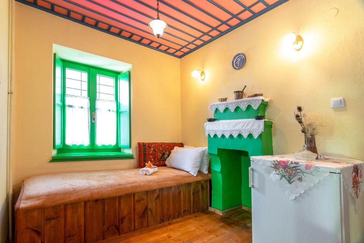 Morfeas Guesthouse Papigko Bagian luar foto