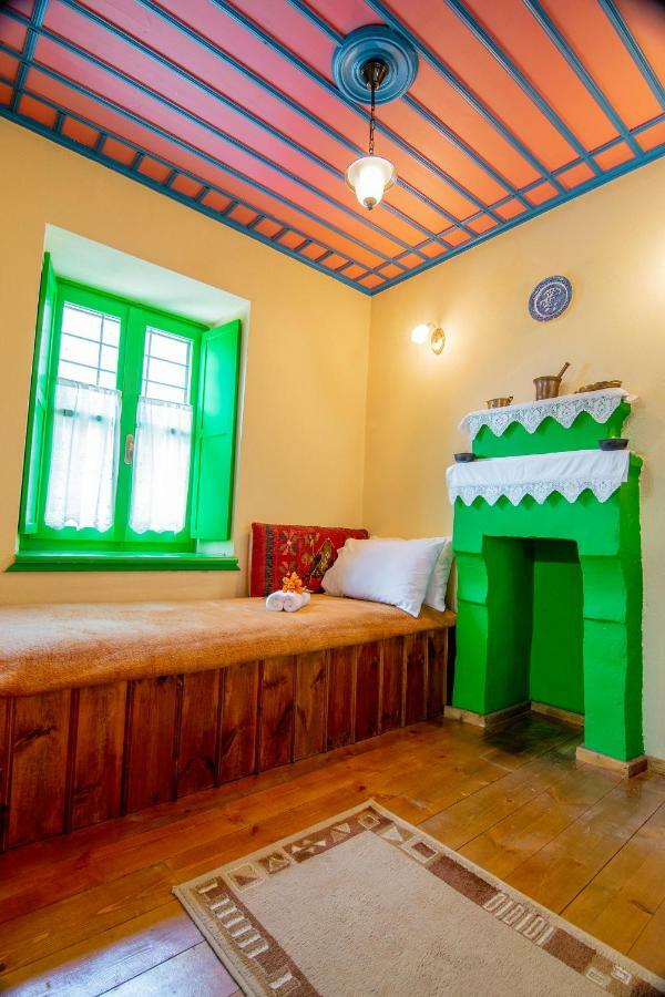 Morfeas Guesthouse Papigko Bagian luar foto